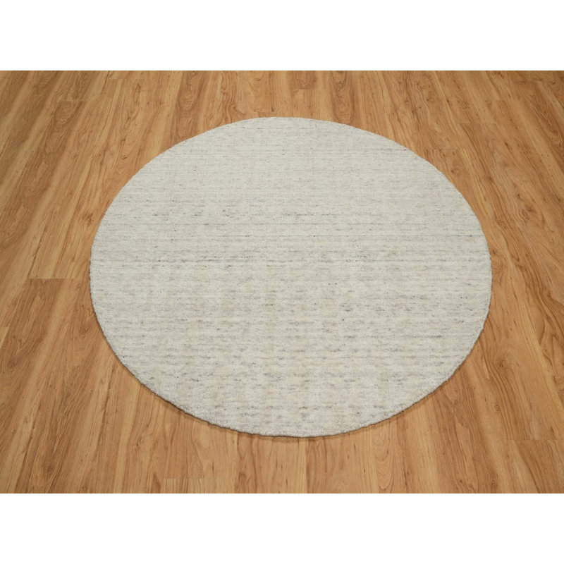 Tapis oriental rond 5 pi x 5 pi blanc, tissé à la main, rayures verticales avec effet sel et poivre, laine naturelle non teintée