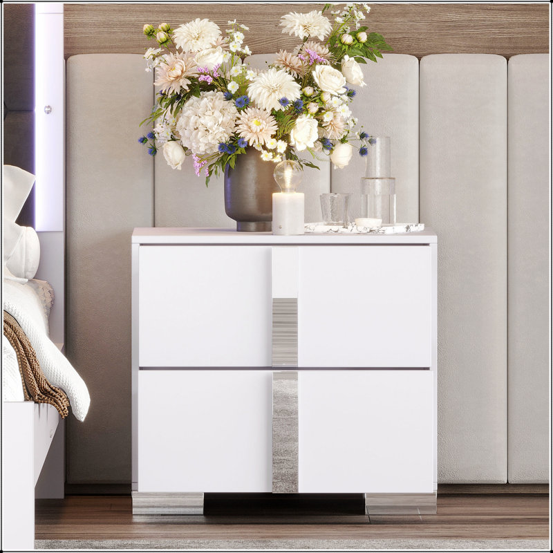 Table de chevet élégante à miroir avec 2 tiroirs, poignées en métal et surface lisse pour un entretien facile, parfait pour le rangement dans la chambre à coucher.