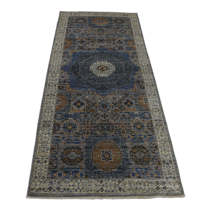 Hand Knotted Wool Area Rug in Silver And White