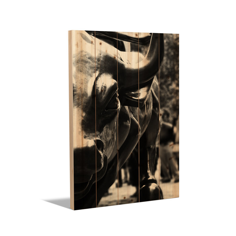 Reproduction d'art mural en bois - gros plan d'un taureau de Wall Street par un artiste inconnu, H 26 po x l 18 po