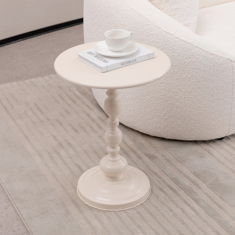 Table d'appoint ronde en métal rétro idéale pour le canapé, le chevet et les petits espaces, ajoutant un charme décoratif au salon et à la chambre à coucher
