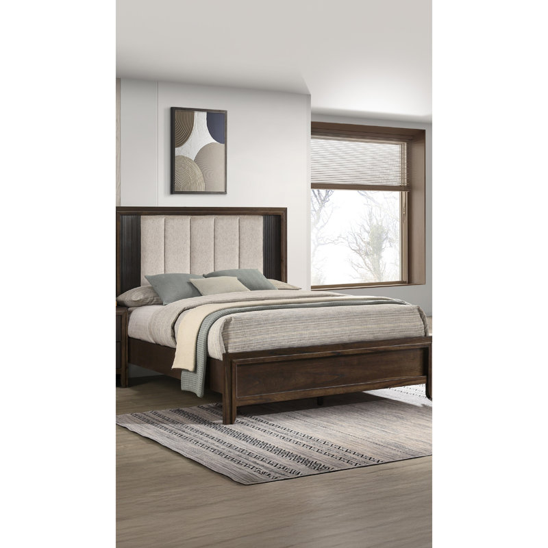 Grand lit, tête de lit tapissier, finition en bois riche, détails linéaires élégants, mélange rustique et contemporain, lit 1pc brun avec charme, style et tons de finition