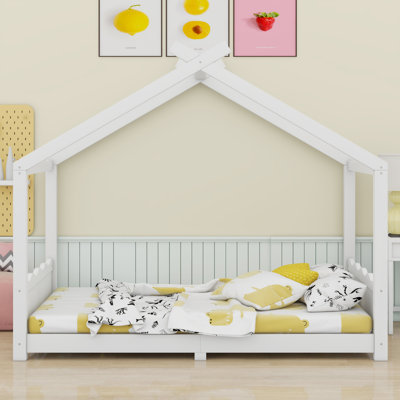 Lit pour enfant avec structure en bois massif et lattes de support