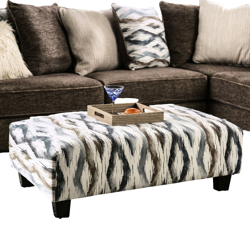 Revêtement en microfibre douce de conception contemporaine avec pieds en bloc effilés, poids du produit 40 lb, hauteur du colis 18 po