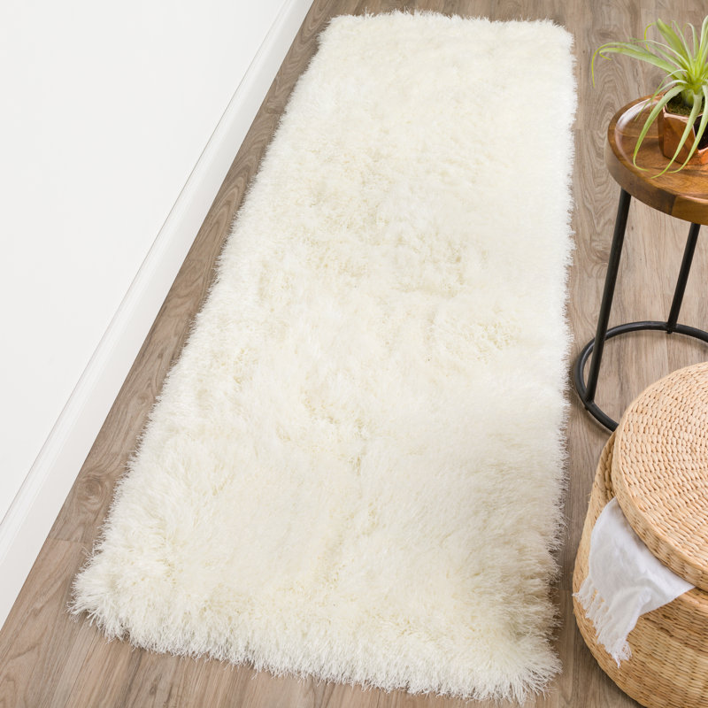 Tapis blanc touffeté à la main Petrey, Tapis de couloir 2 pi 3 po x 7 pi 6 po