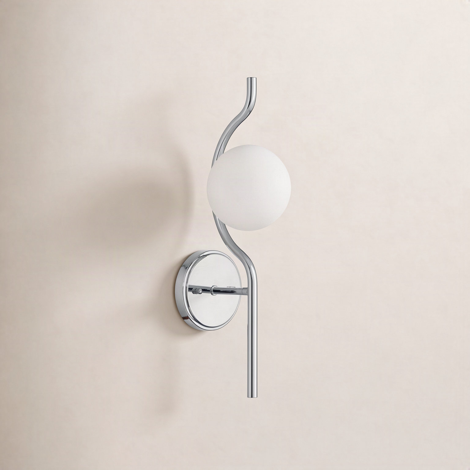 Single Light Dimmable Globe Wallchiere, Chrome