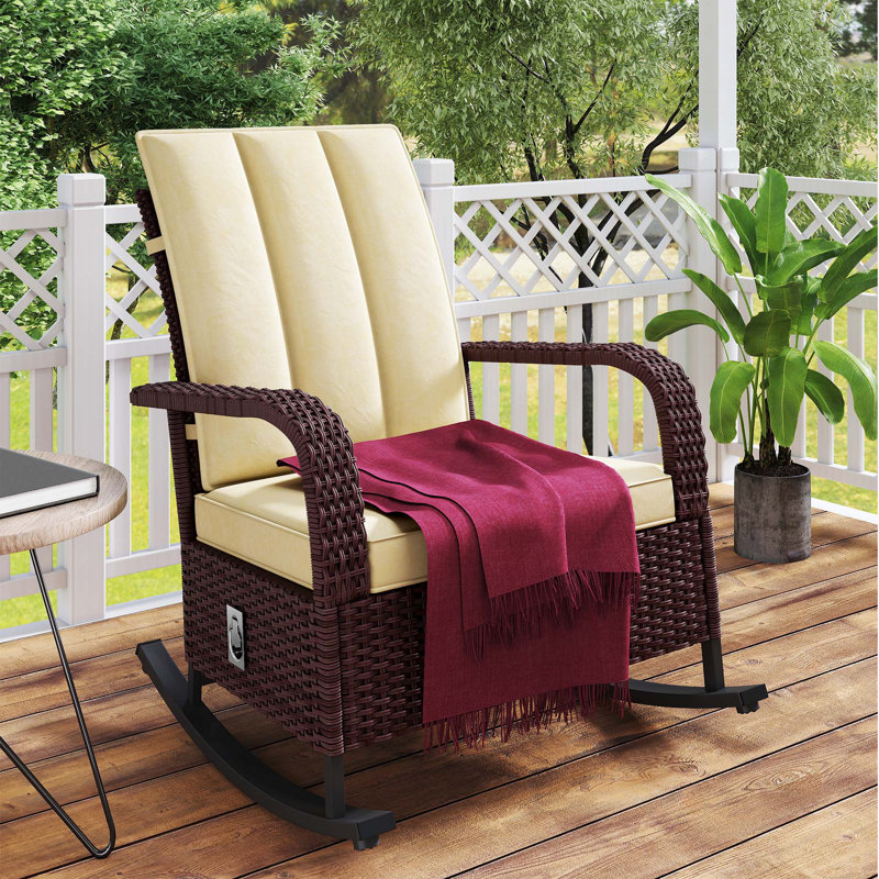 Chaise berçante d'extérieur en osier Klarrisa