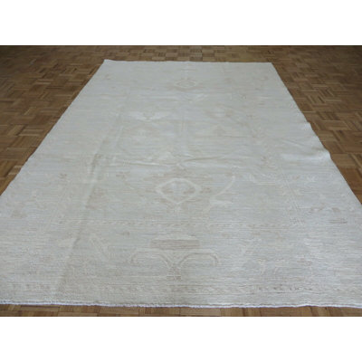 Tapis décoratif en laine de conception unique noué à la main gris de 6 pi 4 po x 9 pi 2 po Ezzedin