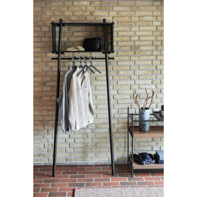 Illusion Hanger