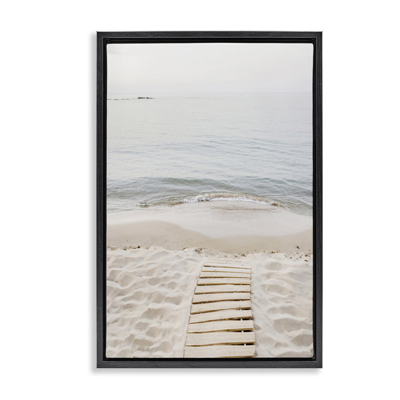 «Steps Toward Beach Shore», toile flottante encadrée par Sissi et Seb, Cadre flottant noir de jais, H 31 po x l 21 po