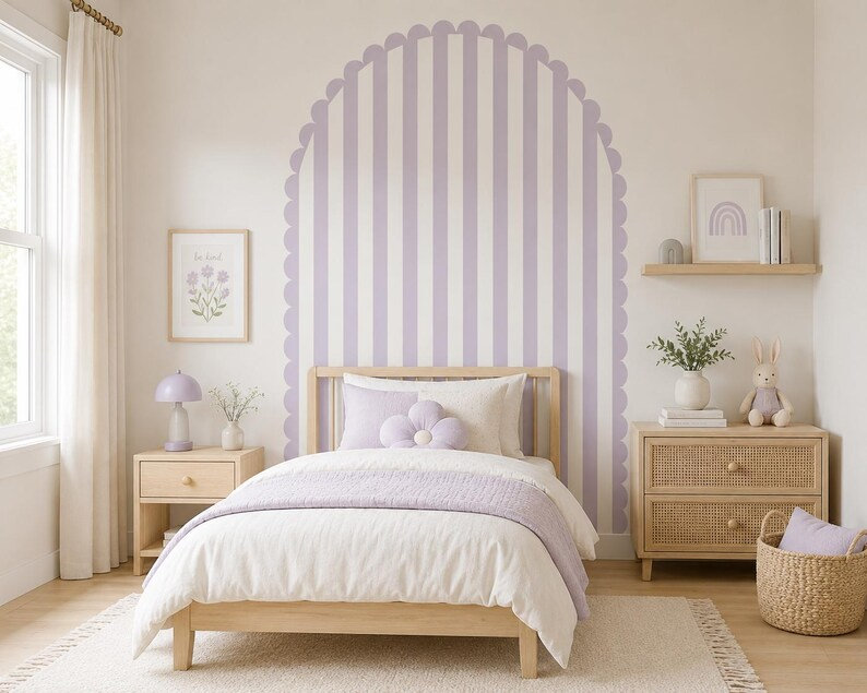 Adhésif décoratif 30 po de large arche festonnée lavande, 45 po de hauteur, 30" W x 45" H, Lavender