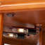 Vitrine d'angle avec 5 tablettes et système d'éclairage, ampoule Oake26 non incluse
