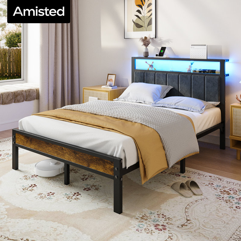 Cadre de lit Amisted avec lumières à DEL, tête de lit et prises de rangement, Lit double, Brun rustique