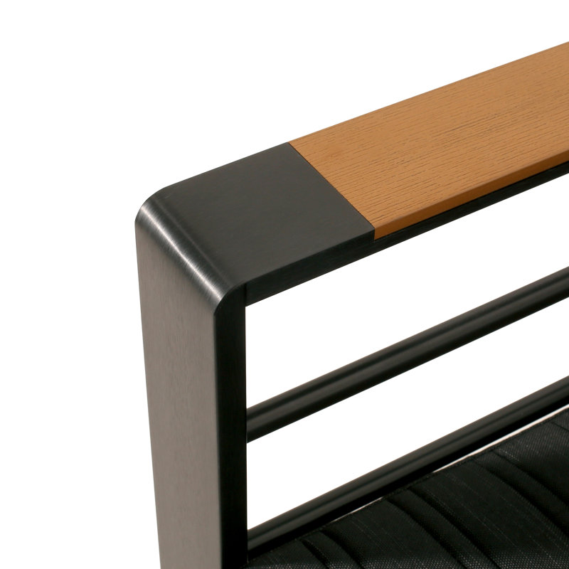 Ensemble de bras en V en forme de V: 2 canapés, 1 coin et une table basse. Structure en aluminium avec coussins, ensemble d'aspect noir: deux rembourrages hydrofuges, finition