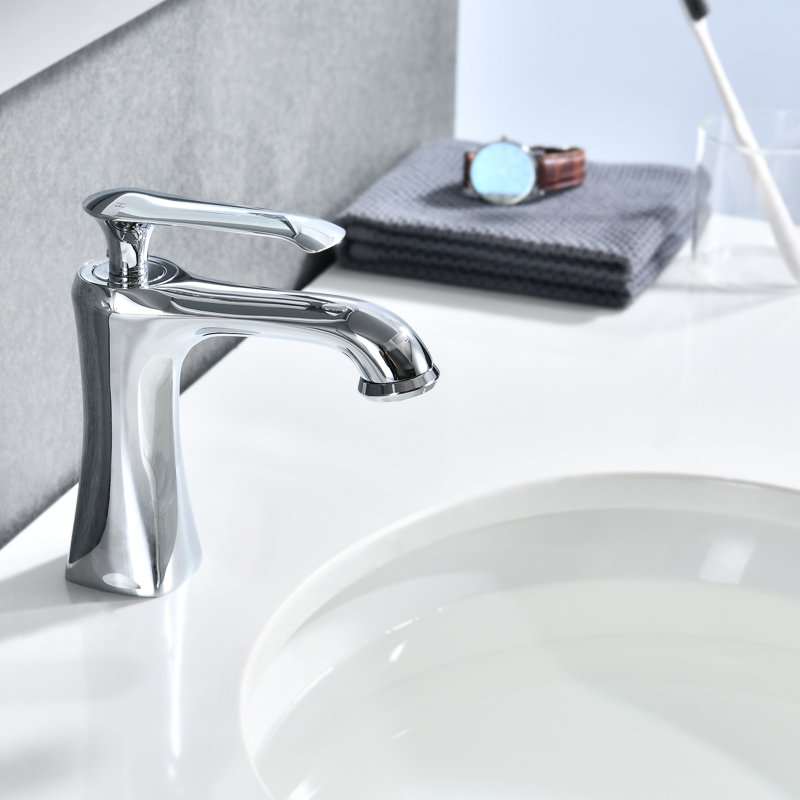 Single-handle Bathroom Faucet with Drain Assembly