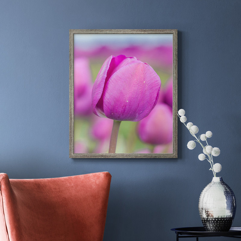 Toile encadrée de qualité supérieure Magenta Stem - prête à être accrochée, H 20 po x l 16 po, Argent patiné