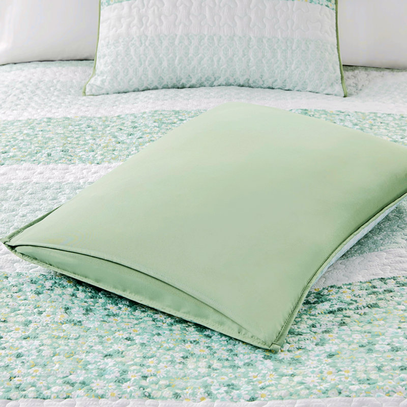 Polyester Machine Woven Floral Quilt, King Quilt + 2 Pillowcases, Green Floral
