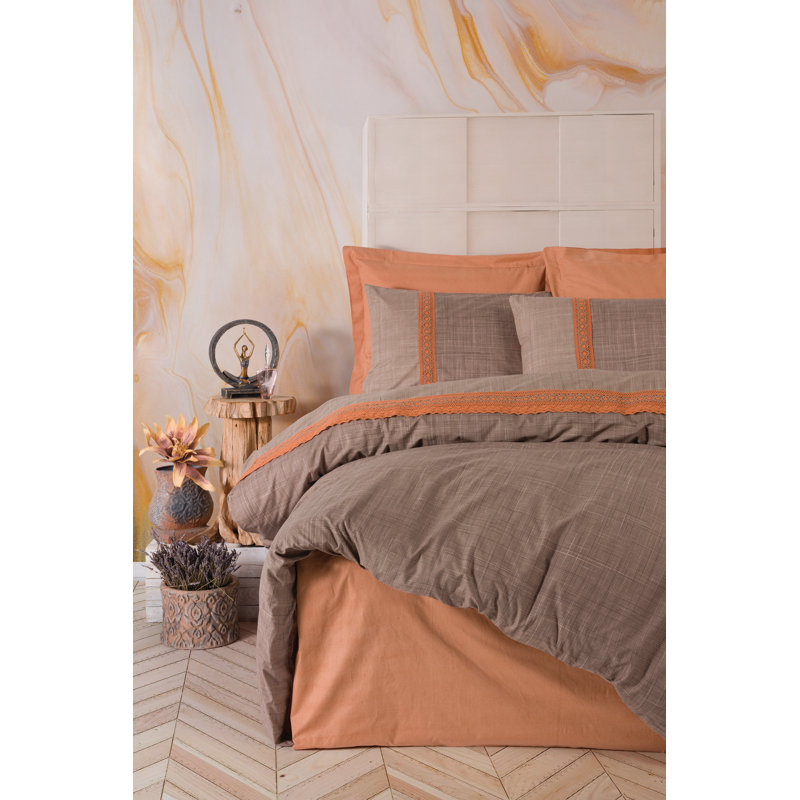 Ensemble de housse de courtepointe Luxury Ranforce, 100% coton, rouge et gris | Comprend une housse de couette 79 x 87, un drap plat 94 x 102 et des taies d'oreiller 20 x 28 (2) | Brodé, lavable à la machine, fermeture à boutons et enveloppes