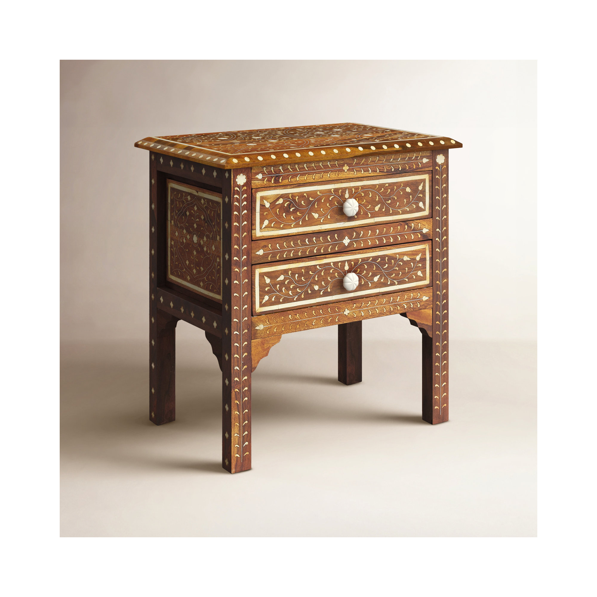 Erik Accent Chest