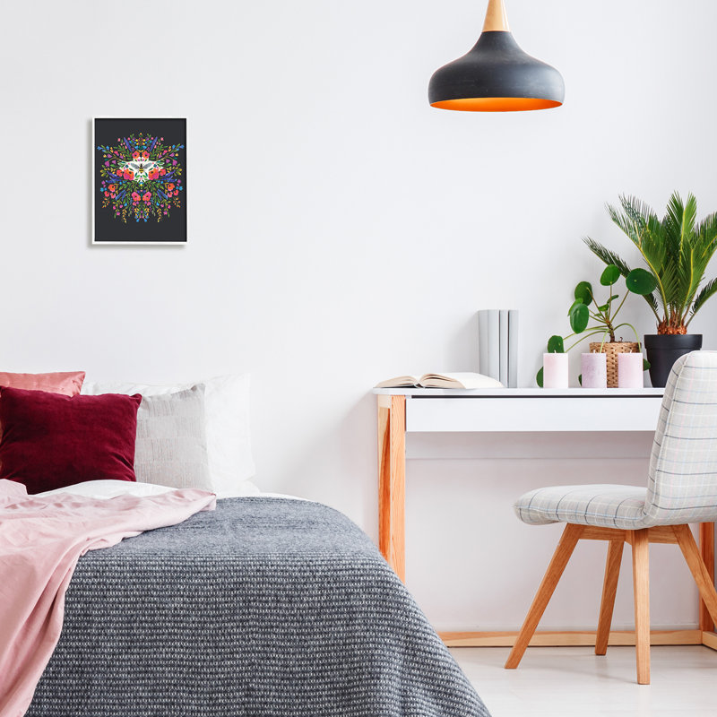 Collage de fleurs abstraites «Honey Bee Bold Summer Florals» par Heather Mclaughlin, Giclée encadrée blanc bord de mer