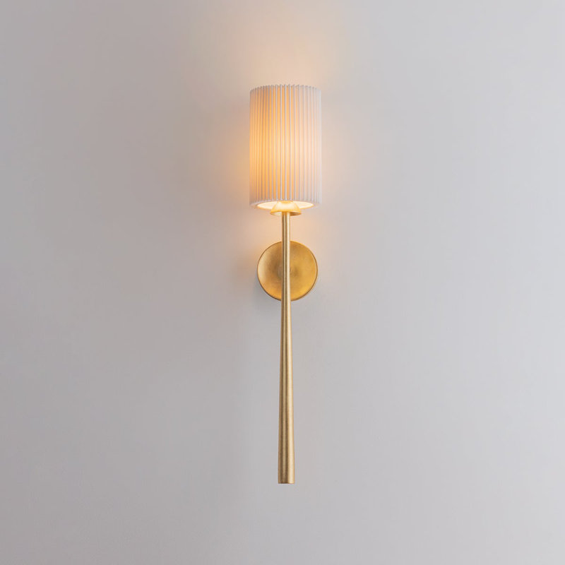 Sterling 1 - Light Wallchiere