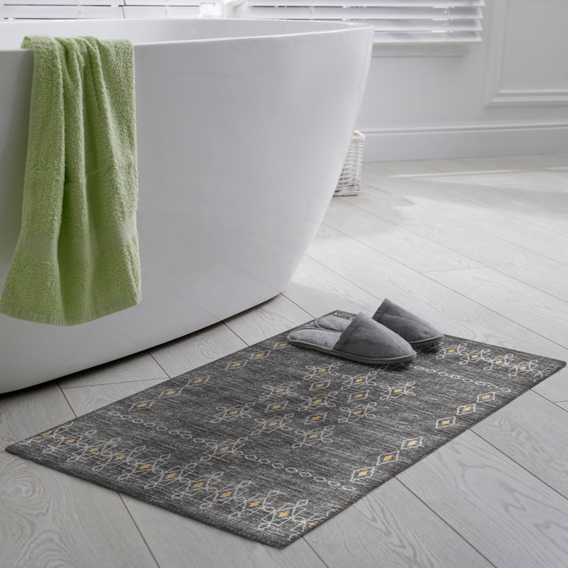 Anberlin Chenille Washable Southwestern Indoor / Outdoor Rug, Rectangle 1'8" x 2'6"