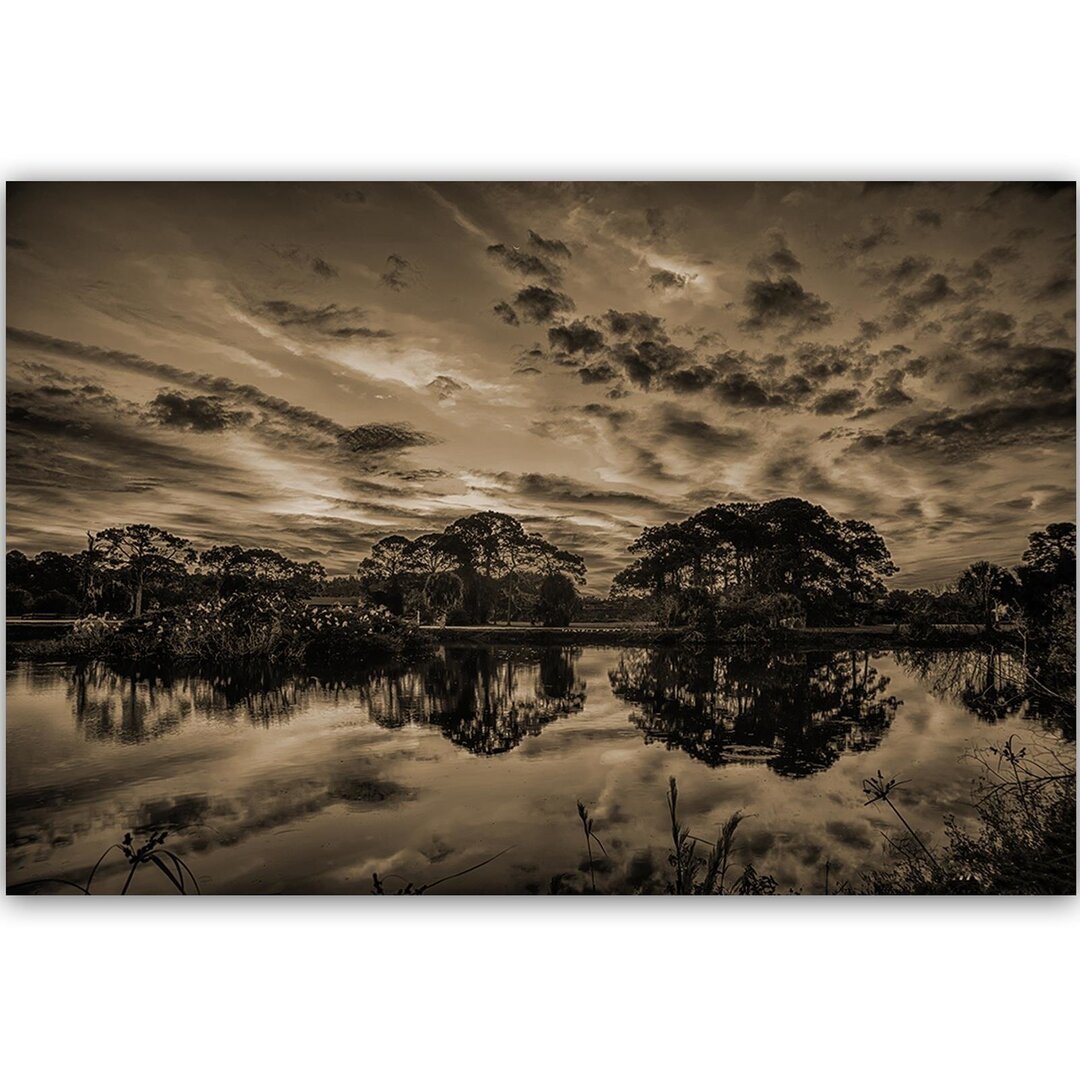 Leinwandbild Wolken über dem See 1