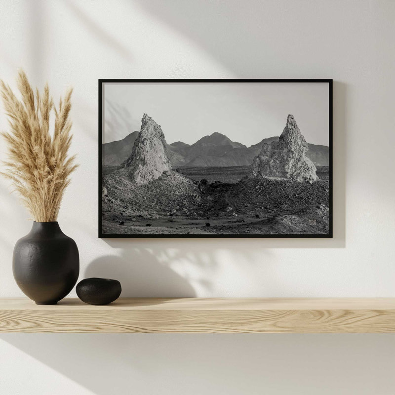 «Pinnacle Gap» par Nathan Larson, reproduction d'art, 48 W x 32 H, Silver, Framed Print