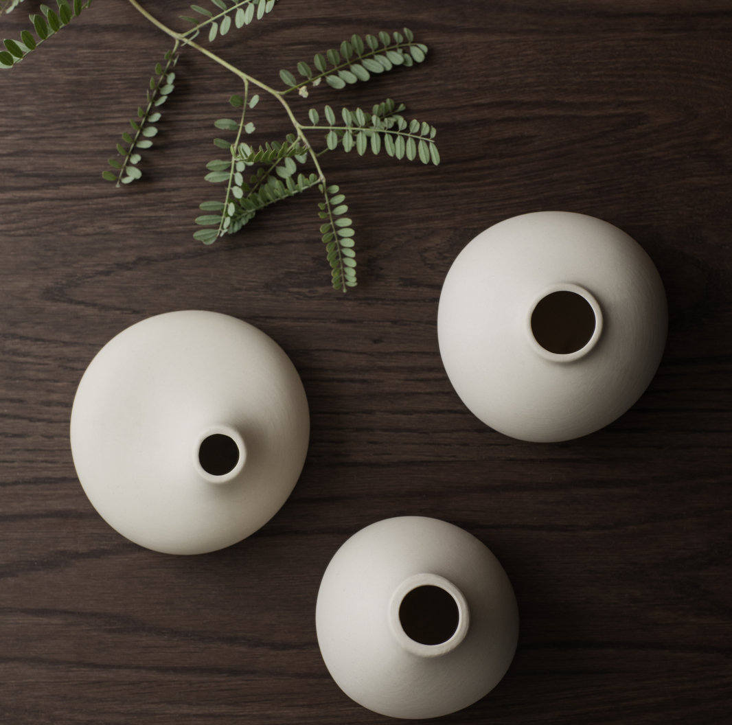 Nona Porcelain Table Vase, White