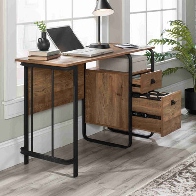 Bureau avec rangement organisé
