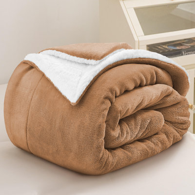 Reversible Sherpa Fleece Blanket – Soft Thick Faux Fur Throw