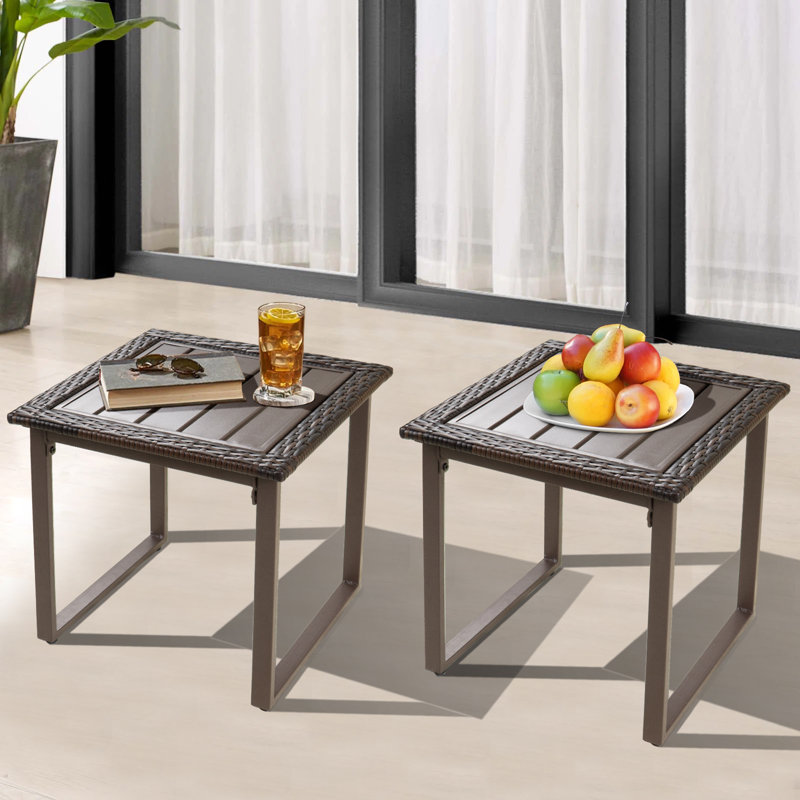 Ensemble de 2 tables d'appoint carrées en résine tressée pour l'extérieur, avec revêtement en rotin PE., Brun