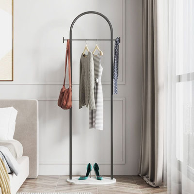 Portant à vêtements avec base en marbre, cintre à vêtements polyvalent pour chambre à coucher, chapeau, écharpe, manteau