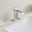 Robinet de salle de bain à poignée simple avec plaque de pont et bec verseur (1 paquet)-111845729