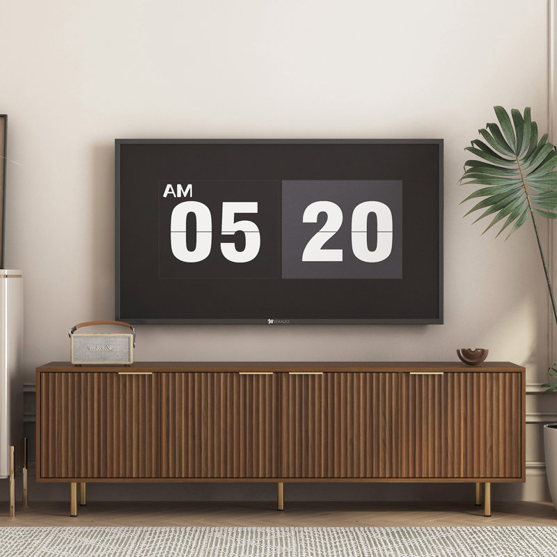 Console média contemporaine cannelée avec armoires de rangement pour téléviseurs à grand écran et systèmes de divertissement