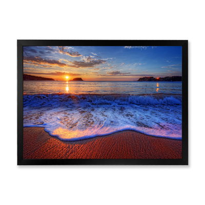 Placid Shore And Whimsical Clouds II - photographie sur toile