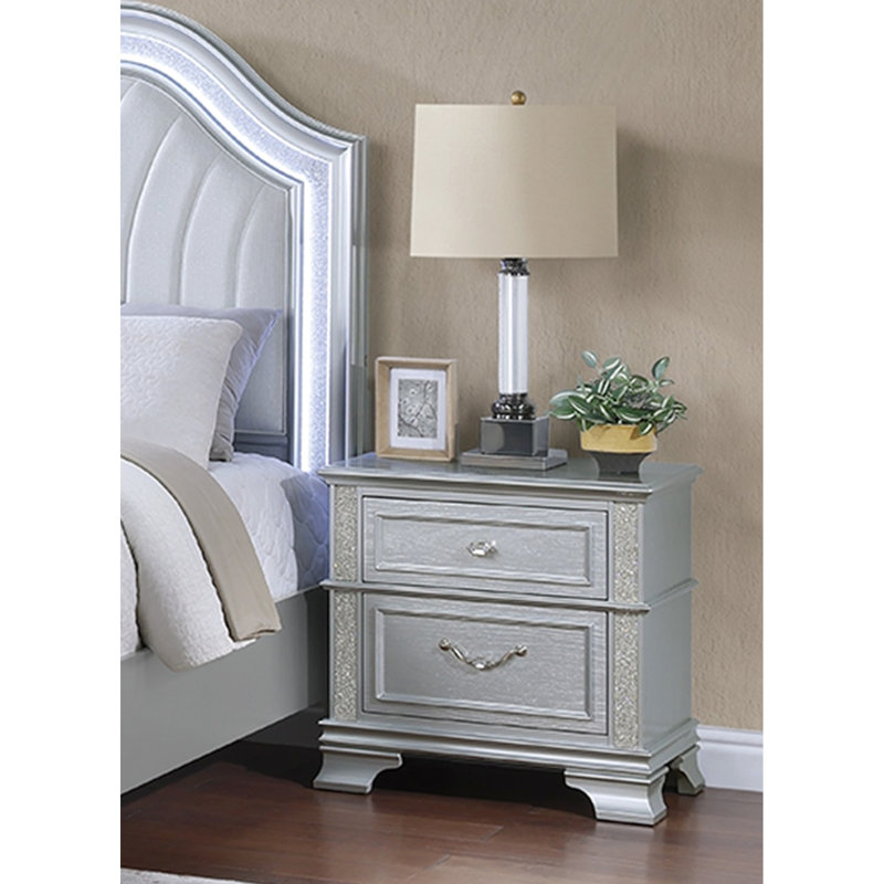 Armoire de chevet grise à 2 tiroirs de style contemporain avec poignée de suspension chic et accents scintillants scintillants, table de chevet moderne à rayures argentées, idéale pour