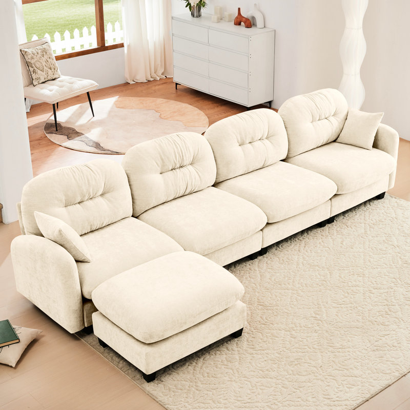 Canapé d'angle modulaire beige 4 places avec revêtement en chenille douce, siège ergonomique, pour salon, coin lecture, design et revêtement en chenille.