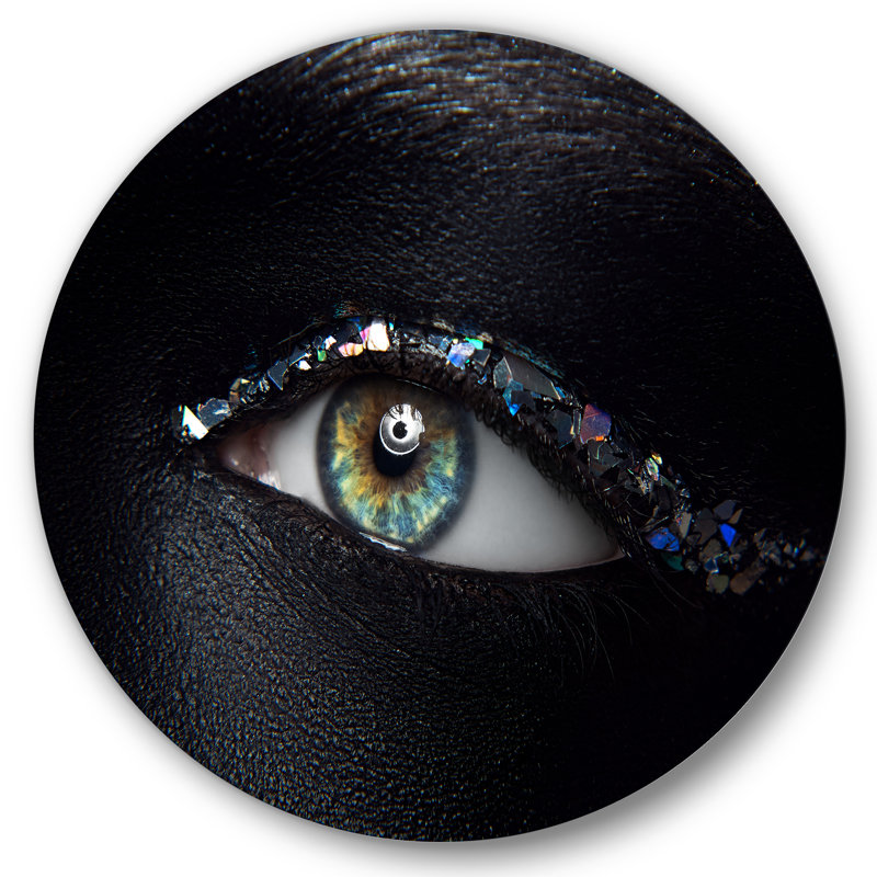 «Woman Eyes with Multi-coloured Glass Sparkles» - Art mural moderne en métal, H 36 po x l 36 po x P 1 po
