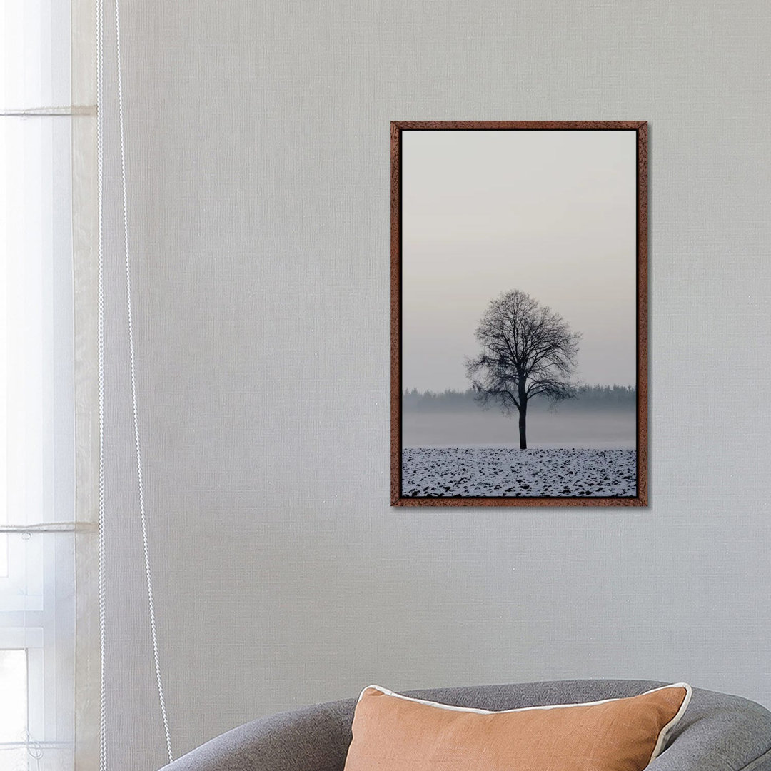 Winterbaum von Lena Weisbek - Galerie-verpackte Leinwand Giclée auf Leinwand