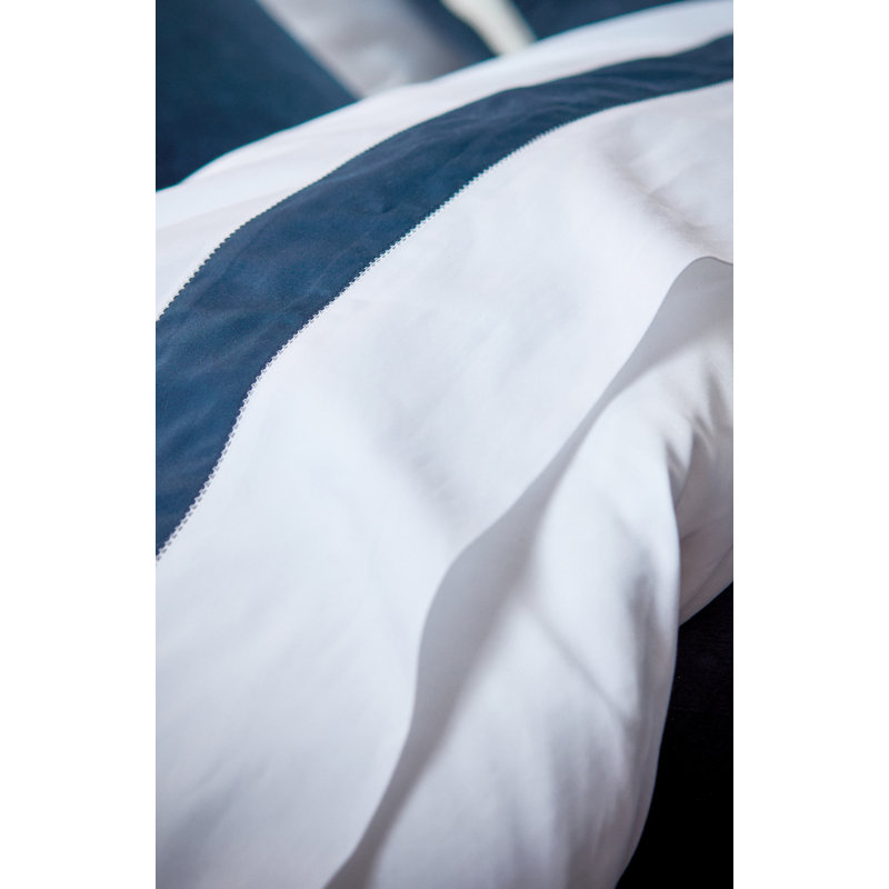 Balmoral Flat Sheet, White/Navy Blue, California King/King Flat Sheet