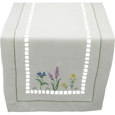 Chemin de table Cutwork