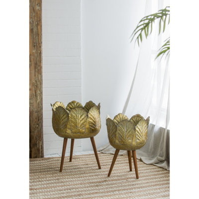 Ensemble de 2 jardinières en métal avec pieds en bois, L: P 18,5 x 23,5 po: P 15,7 x 20 po