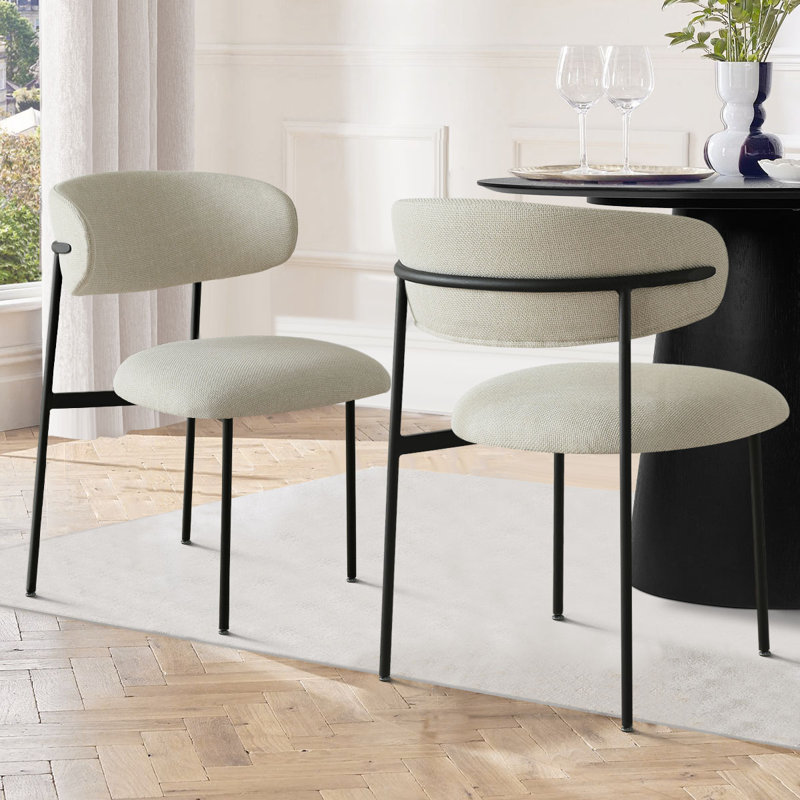 Chaise rembourrée avec pieds en métal, Beige