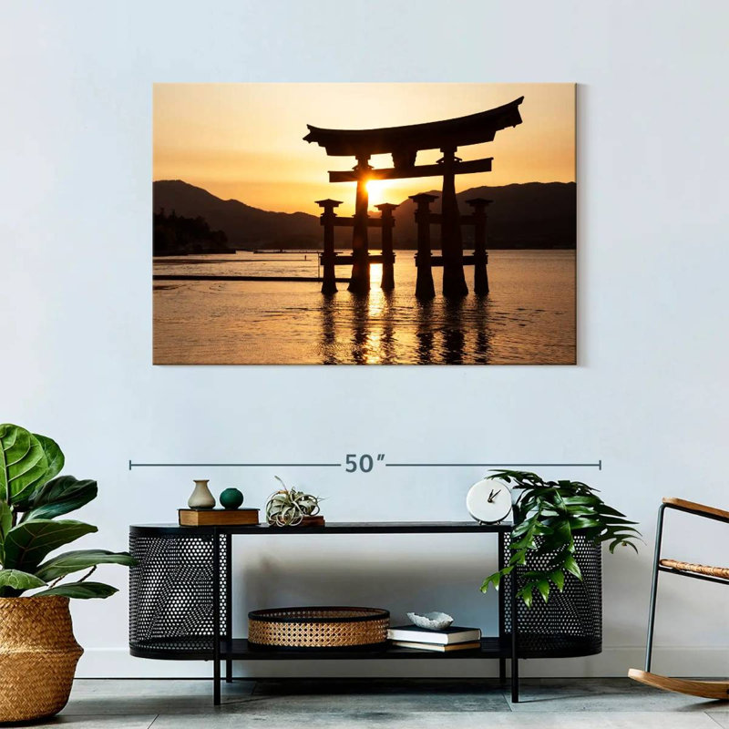 Coucher de soleil Ravi Miyajima Torii, H 30 po x l 45 po
