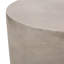 Table d'appoint d'extérieur en béton léger MGO de conception cylindrique, résistante aux intempéries, facile à déplacer et prête à l'emploi.