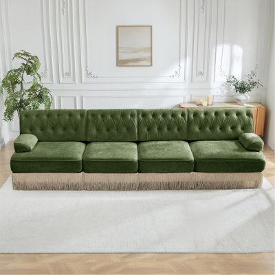 Tissu de velours doux de 135 po, canapé Chesterfield de style capitonné à boutons, jupe à pampilles, conception modulaire combinée, base en bois de qualité supérieure, mousse à haute résilience haute densité facile à assembler, pour salon, vert
