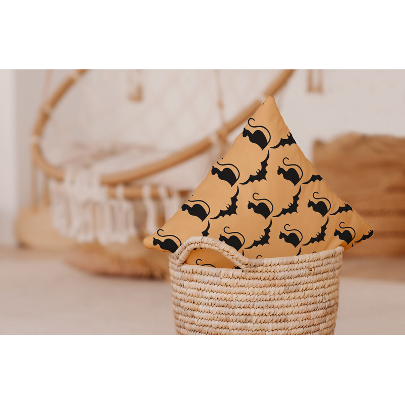 Coussin intérieur / extérieur Cats and Bats, 18 po x 18 po, Or pâle