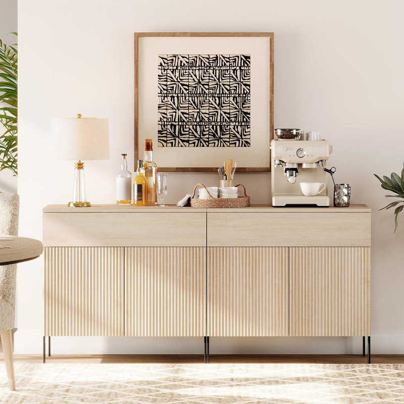 Grande armoire de 63 po, conception cannelée 2 en 1 - Buffet de rangement spacieux à 4 portes pour la cuisine, la salle à manger ou le salon - Bar à café en bois et armoire à vin