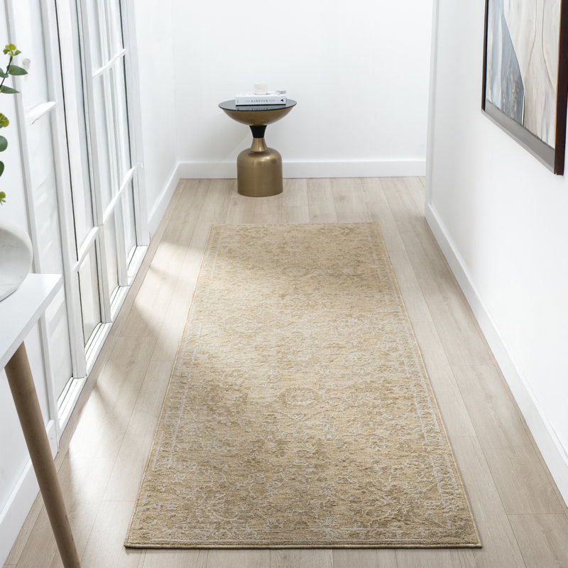 Tapis en polyester découpé Mulay Floral Farmhouse, Tapis de couloir 2 pi 7 po x 7 pi 10 po